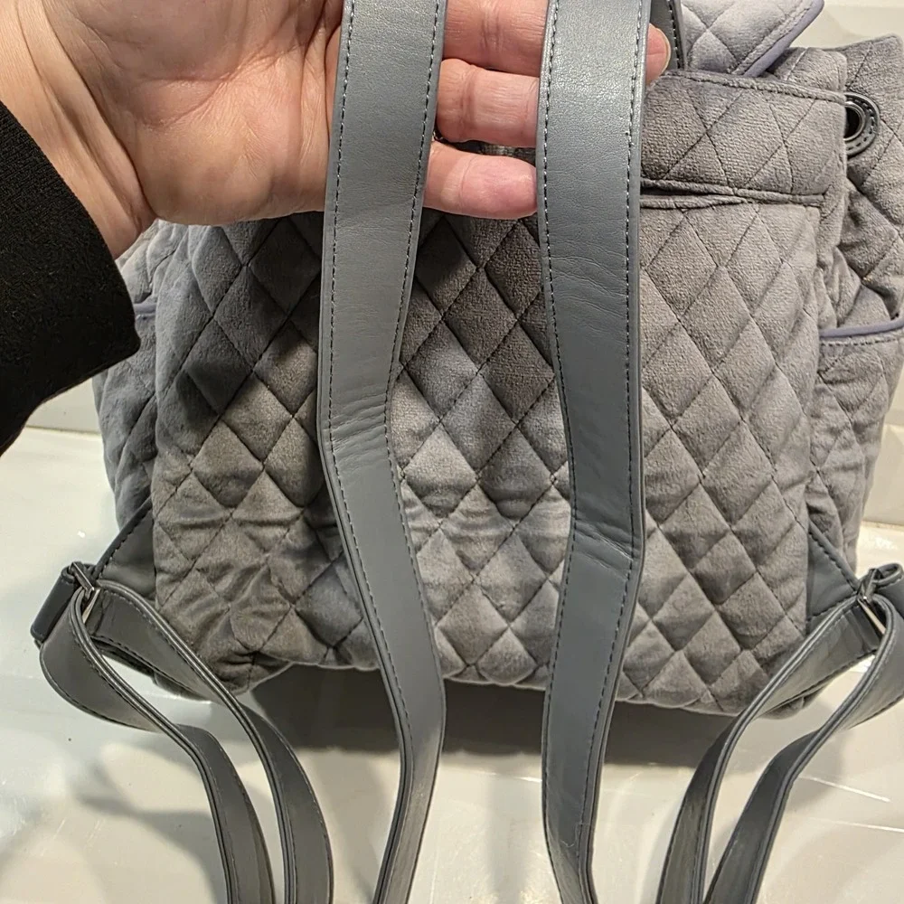 Vera Bradley Drawstring Backpack Solid Gray Velour 10 x 10 x‎ 5